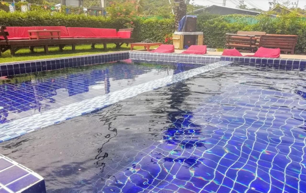 Wet! A Pool Party Hostel By Wild & Wandering Haad Rin Eksteriør billede